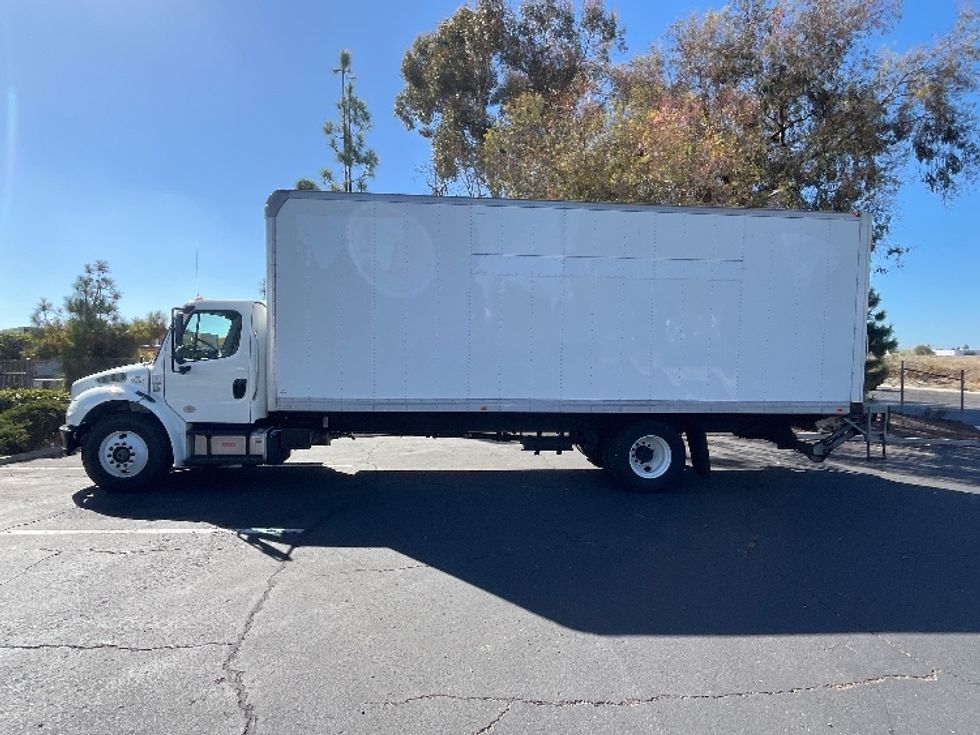 Medium Duty Box Truck-Light and Medium Duty Trucks-Freightliner-2020-M2-Torrance-CA-125,120\n\t\tmiles-$ 68,250 - Image 4