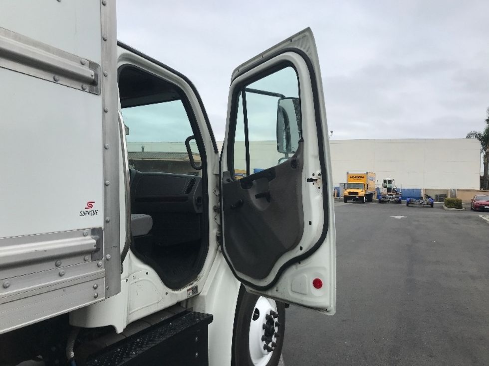 Medium Duty Box Truck-Light and Medium Duty Trucks-Freightliner-2020-M2-Torrance-CA-139,377\n\t\tmiles-$ 57,750 - Image 20