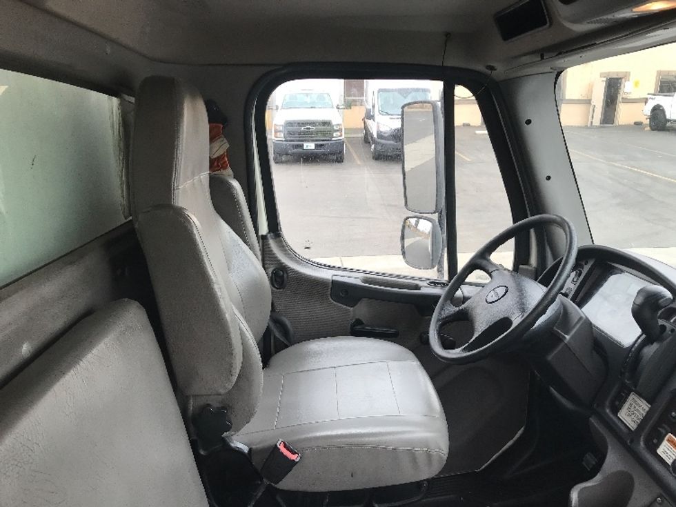 Medium Duty Box Truck-Light and Medium Duty Trucks-Freightliner-2020-M2-Torrance-CA-139,377\n\t\tmiles-$ 57,750 - Image 22