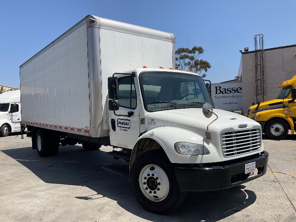 Medium Duty Box Truck-Light and Medium Duty Trucks-Freightliner-2020-M2-Torrance-CA-76,205\n\t\tmiles-$ 62,500 - Image 1