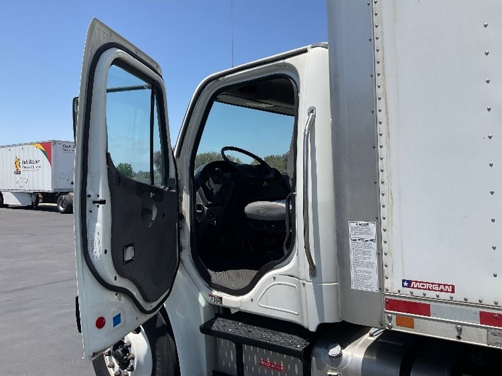 Medium Duty Box Truck-Light and Medium Duty Trucks-Freightliner-2020-M2-Torrance-CA-76,205\n\t\tmiles-$ 62,500 - Image 16