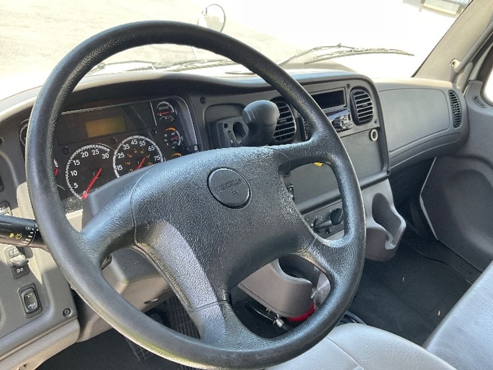 Medium Duty Box Truck-Light and Medium Duty Trucks-Freightliner-2020-M2-Torrance-CA-76,205\n\t\tmiles-$ 62,500 - Image 17