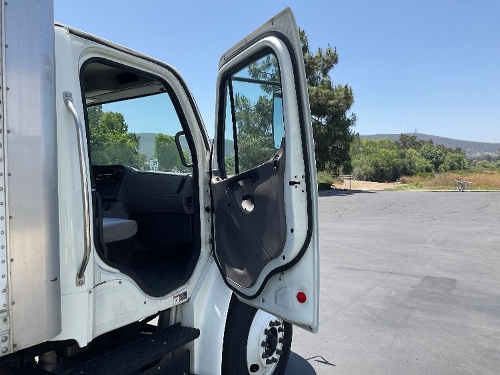 Medium Duty Box Truck-Light and Medium Duty Trucks-Freightliner-2020-M2-Torrance-CA-76,205\n\t\tmiles-$ 62,500 - Image 20