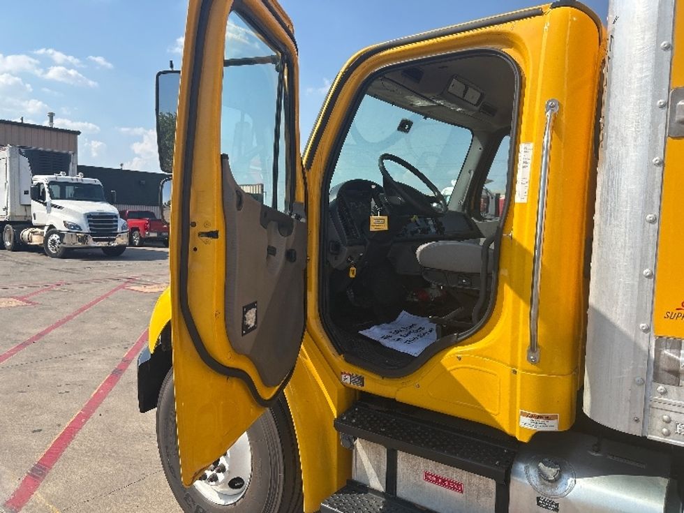 Medium Duty Box Truck-Light and Medium Duty Trucks-Freightliner-2020-M2-Tulsa-OK-171,443\n\t\tmiles-$ 41,500 - Image 13