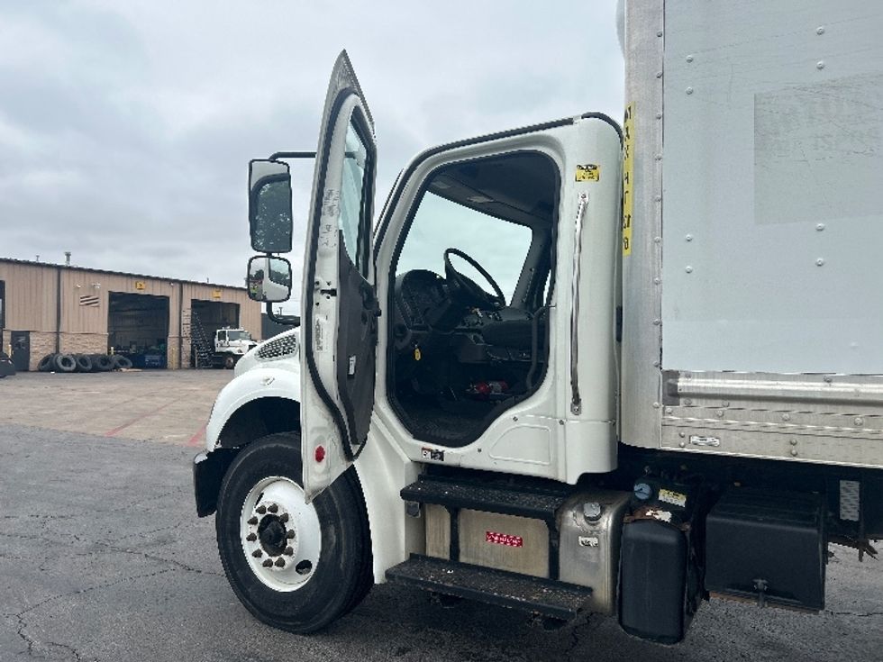 Medium Duty Box Truck-Light and Medium Duty Trucks-Freightliner-2020-M2-Tulsa-OK-181,676\n\t\tmiles-$ 46,500 - Image 16