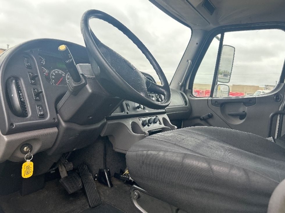 Medium Duty Box Truck-Light and Medium Duty Trucks-Freightliner-2020-M2-Tulsa-OK-181,676\n\t\tmiles-$ 46,500 - Image 17