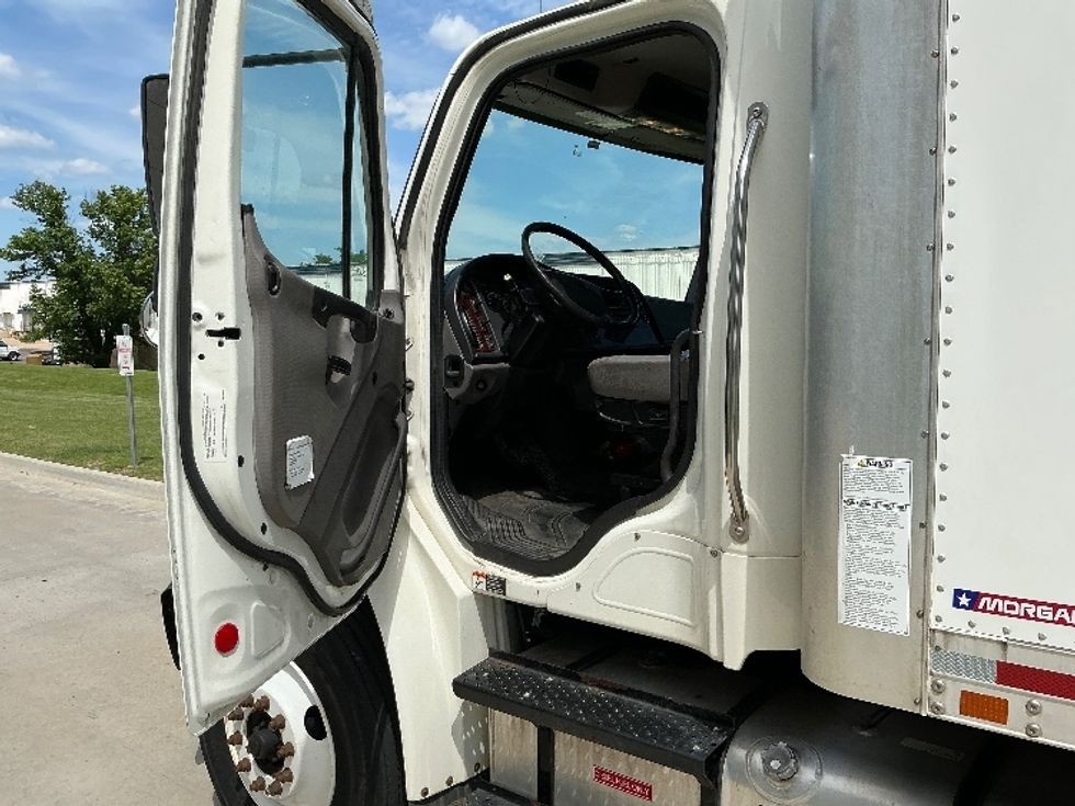 Medium Duty Box Truck-Light and Medium Duty Trucks-Freightliner-2020-M2-Tulsa-OK-205,699\n\t\tmiles-$ 50,250 - Image 16