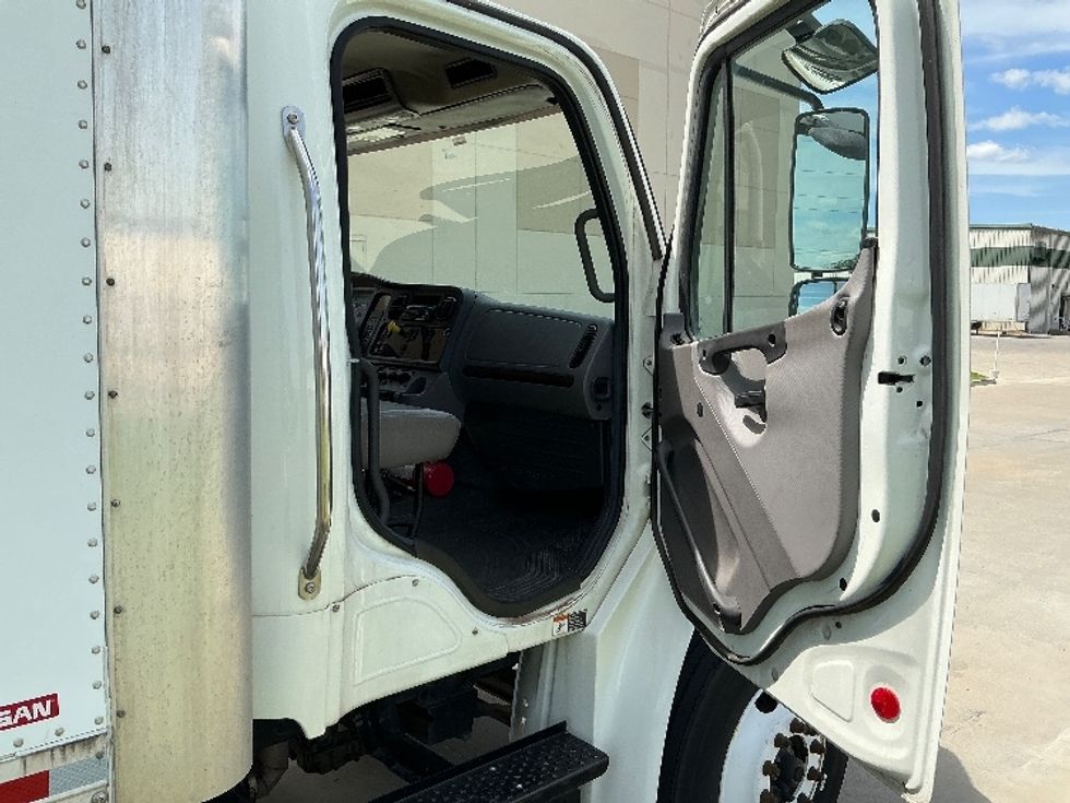 Medium Duty Box Truck-Light and Medium Duty Trucks-Freightliner-2020-M2-Tulsa-OK-205,699\n\t\tmiles-$ 50,250 - Image 20