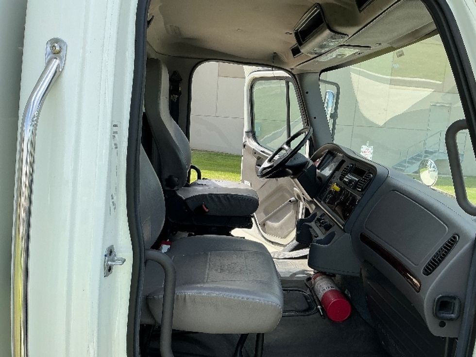 Medium Duty Box Truck-Light and Medium Duty Trucks-Freightliner-2020-M2-Tulsa-OK-205,699\n\t\tmiles-$ 50,250 - Image 22