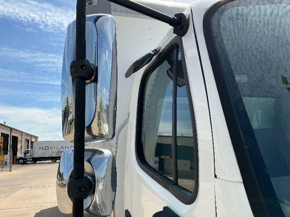 Medium Duty Box Truck-Light and Medium Duty Trucks-Freightliner-2020-M2-Tulsa-OK-205,699\n\t\tmiles-$ 50,250 - Image 25