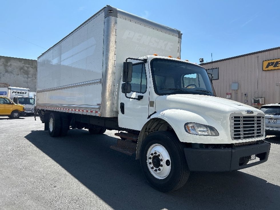 Medium Duty Box Truck-Light and Medium Duty Trucks-Freightliner-2020-M2-Vernon-CA-177,417\n\t\tmiles-$ 60,000 - Image 1