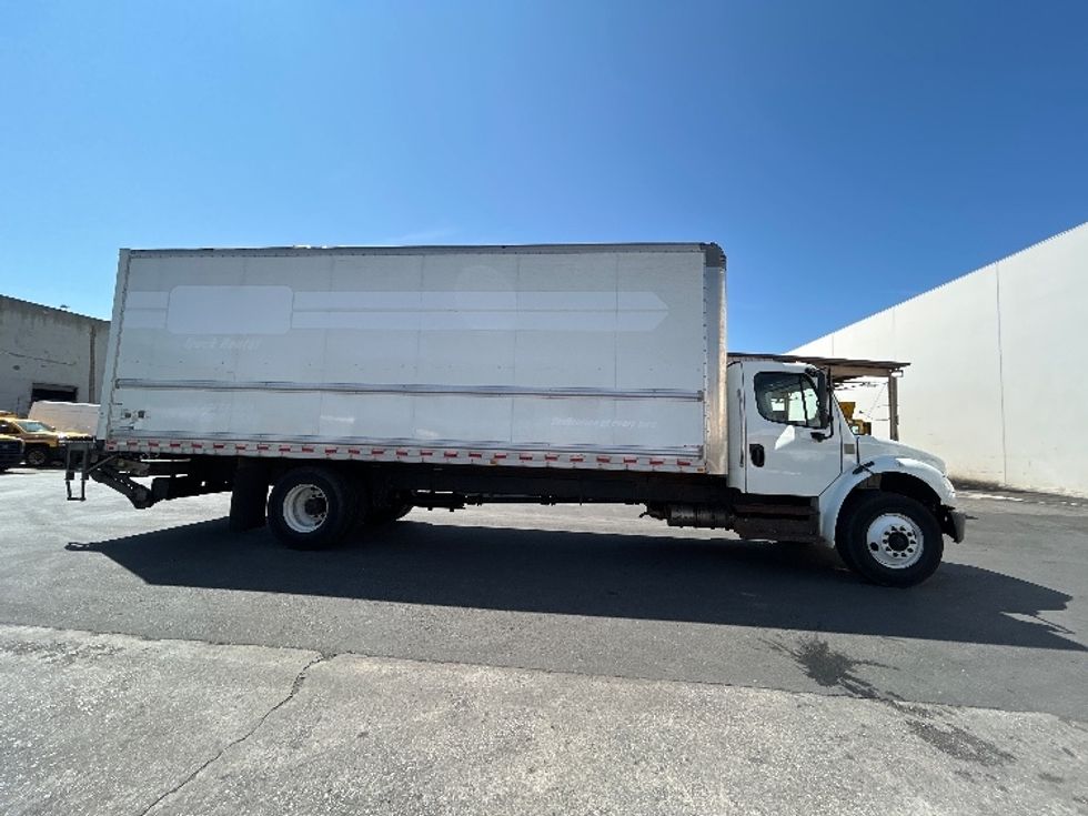Medium Duty Box Truck-Light and Medium Duty Trucks-Freightliner-2020-M2-Vernon-CA-177,417\n\t\tmiles-$ 60,000 - Image 15