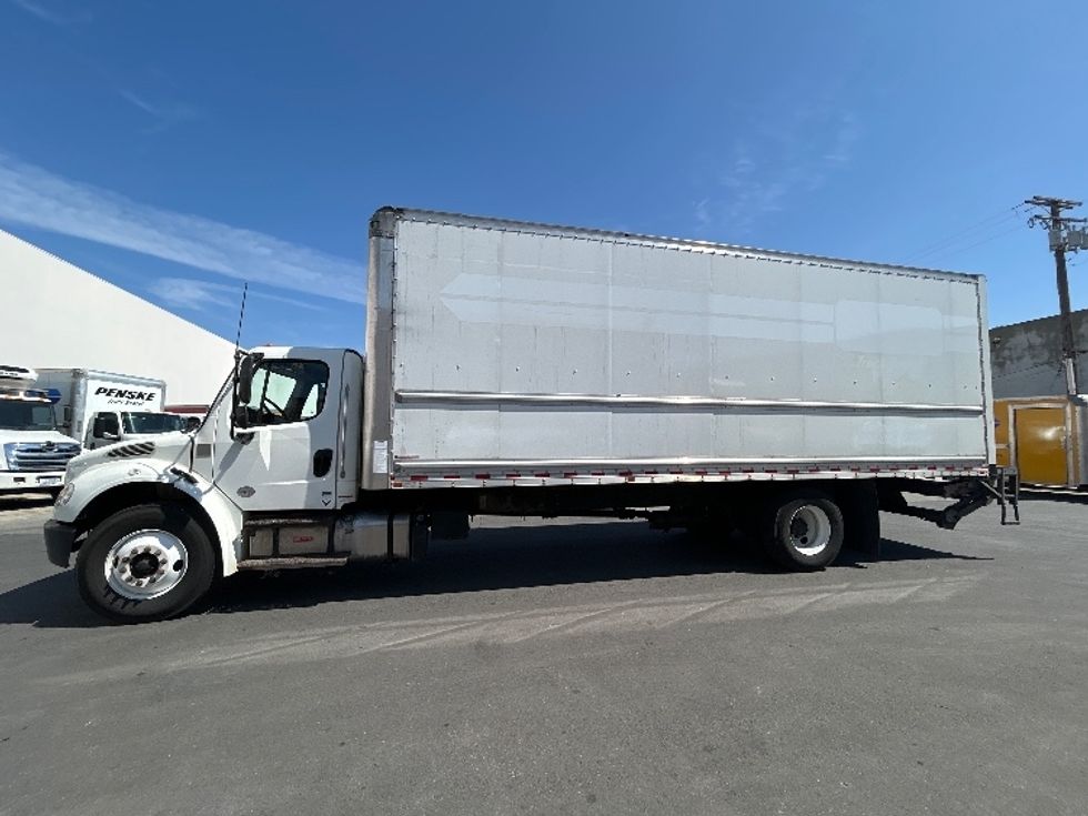 Medium Duty Box Truck-Light and Medium Duty Trucks-Freightliner-2020-M2-Vernon-CA-177,417\n\t\tmiles-$ 60,000 - Image 4