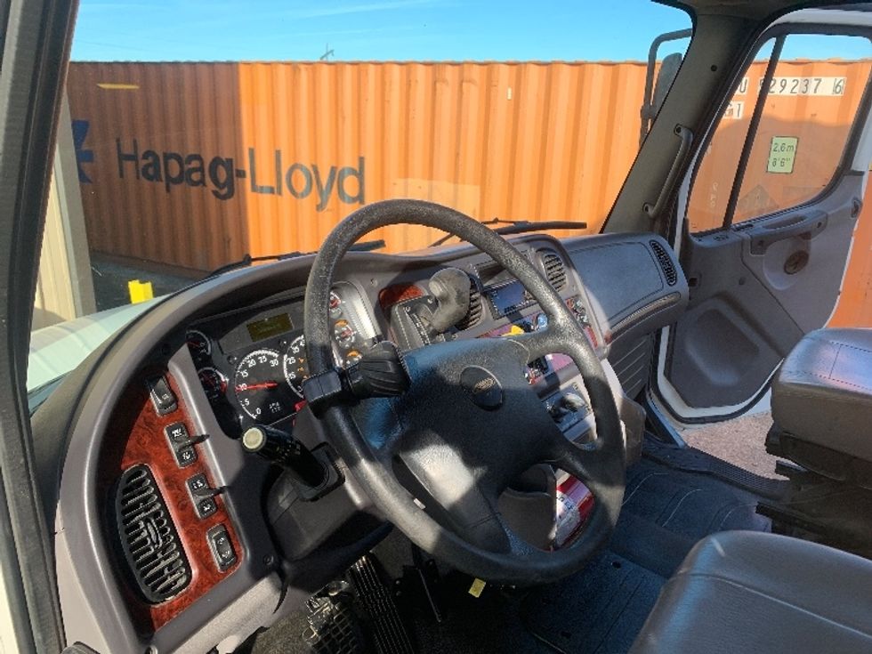 Medium Duty Box Truck-Light and Medium Duty Trucks-Freightliner-2020-M2-Wabash-IN-359,905\n\t\tmiles-$ 25,000 - Image 17