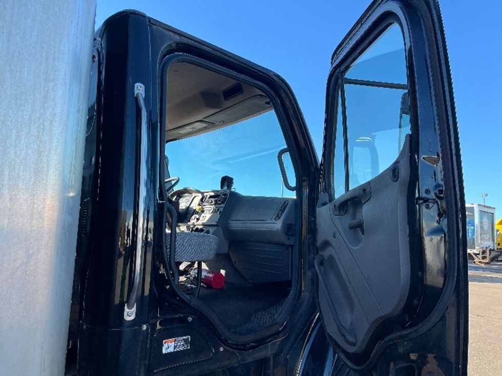 Medium Duty Box Truck-Light and Medium Duty Trucks-Freightliner-2020-M2-Warren-MI-115,141\n\t\tmiles-$ 69,500 - Image 19