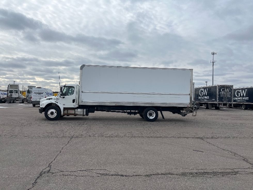 Medium Duty Box Truck-Light and Medium Duty Trucks-Freightliner-2020-M2-Warren-MI-128,393\n\t\tmiles-$ 54,750 - Image 4