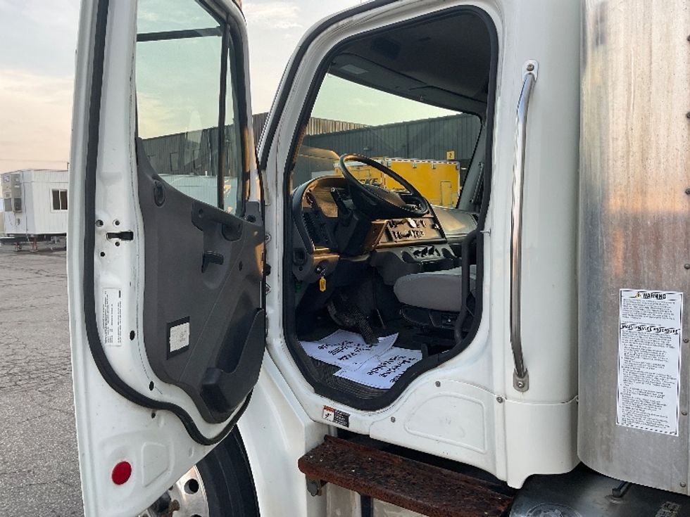 Medium Duty Box Truck-Light and Medium Duty Trucks-Freightliner-2020-M2-Warren-MI-154,333\n\t\tmiles-$ 57,750 - Image 16