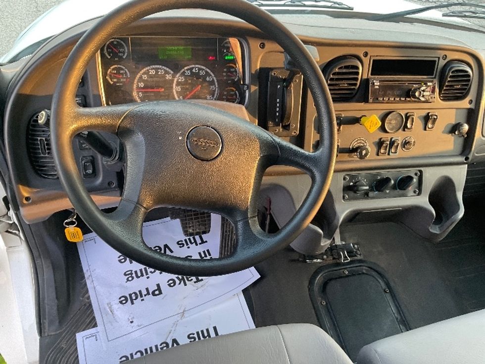 Medium Duty Box Truck-Light and Medium Duty Trucks-Freightliner-2020-M2-Warren-MI-154,333\n\t\tmiles-$ 57,750 - Image 18