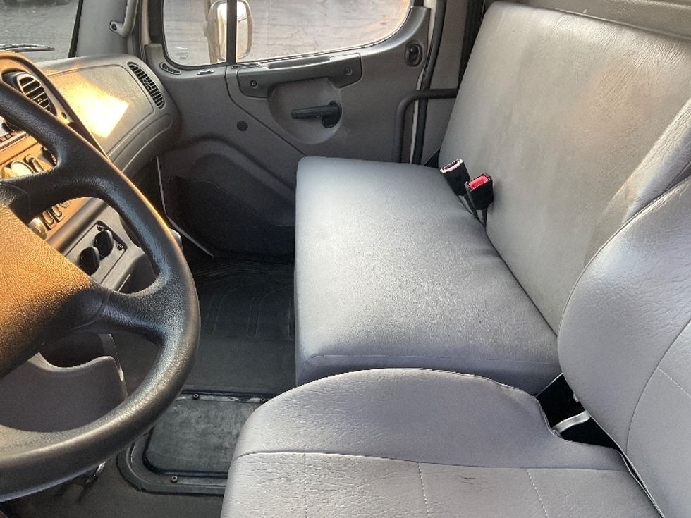 Medium Duty Box Truck-Light and Medium Duty Trucks-Freightliner-2020-M2-Warren-MI-154,333\n\t\tmiles-$ 57,750 - Image 19