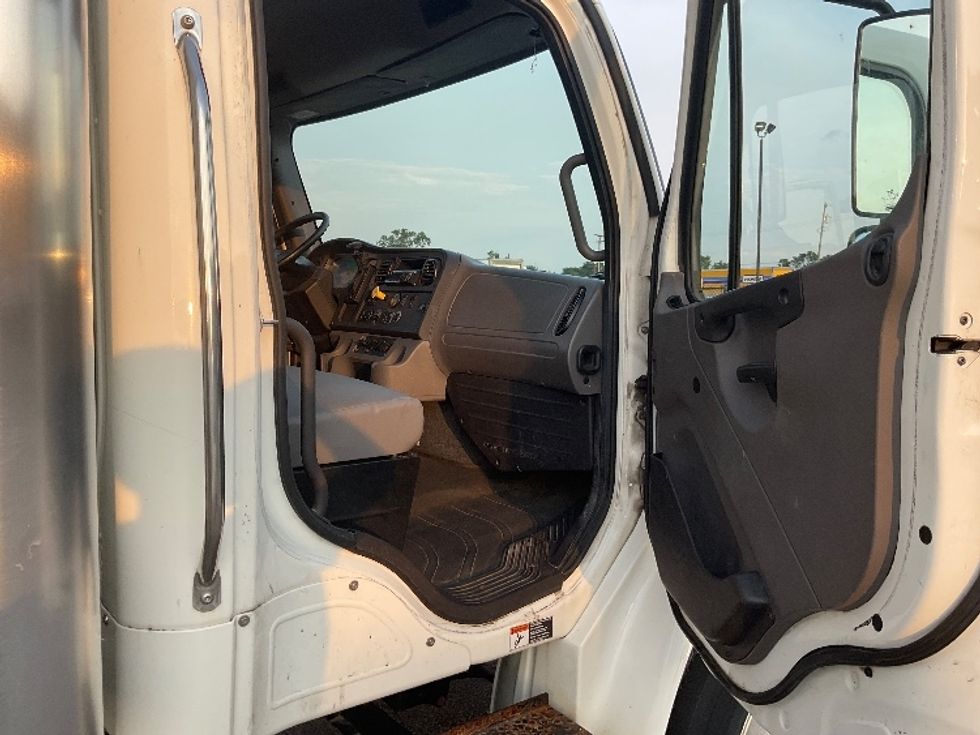 Medium Duty Box Truck-Light and Medium Duty Trucks-Freightliner-2020-M2-Warren-MI-154,333\n\t\tmiles-$ 57,750 - Image 20