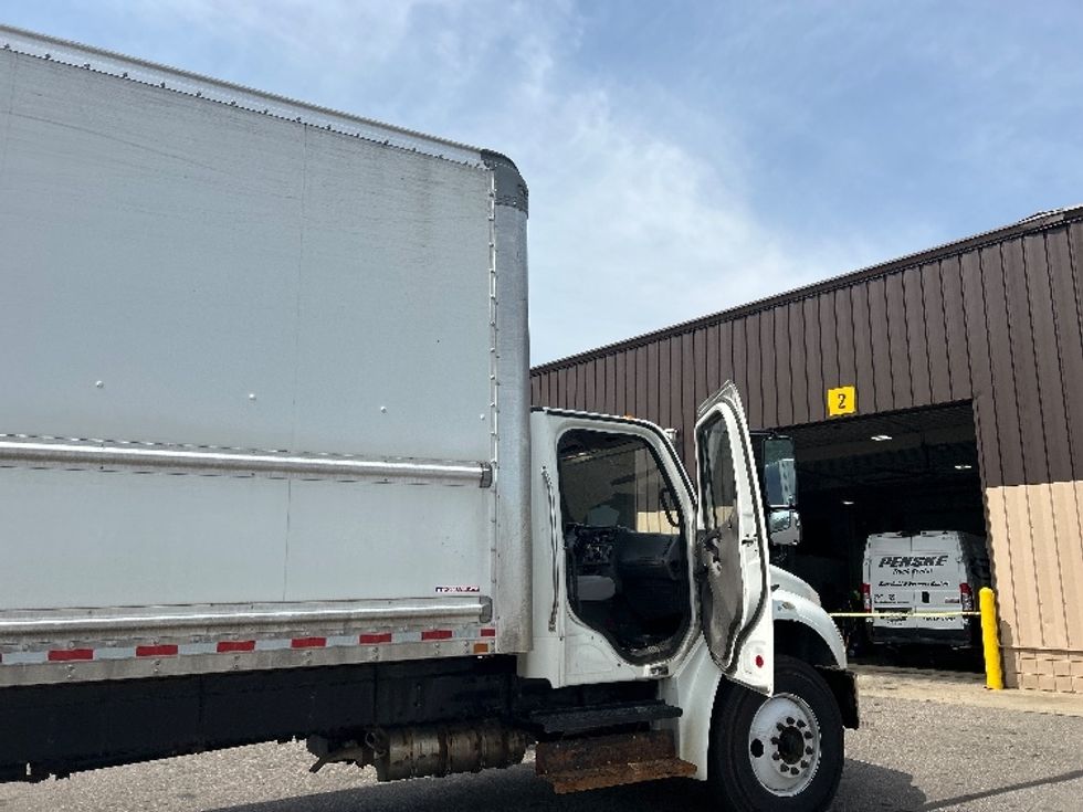 Medium Duty Box Truck-Light and Medium Duty Trucks-Freightliner-2020-M2-Warren-MI-224,452\n\t\tmiles-$ 46,000 - Image 22