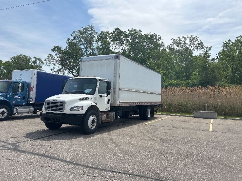 Medium Duty Box Truck-Light and Medium Duty Trucks-Freightliner-2020-M2-Warren-MI-224,452\n\t\tmiles-$ 46,000 - Image 3