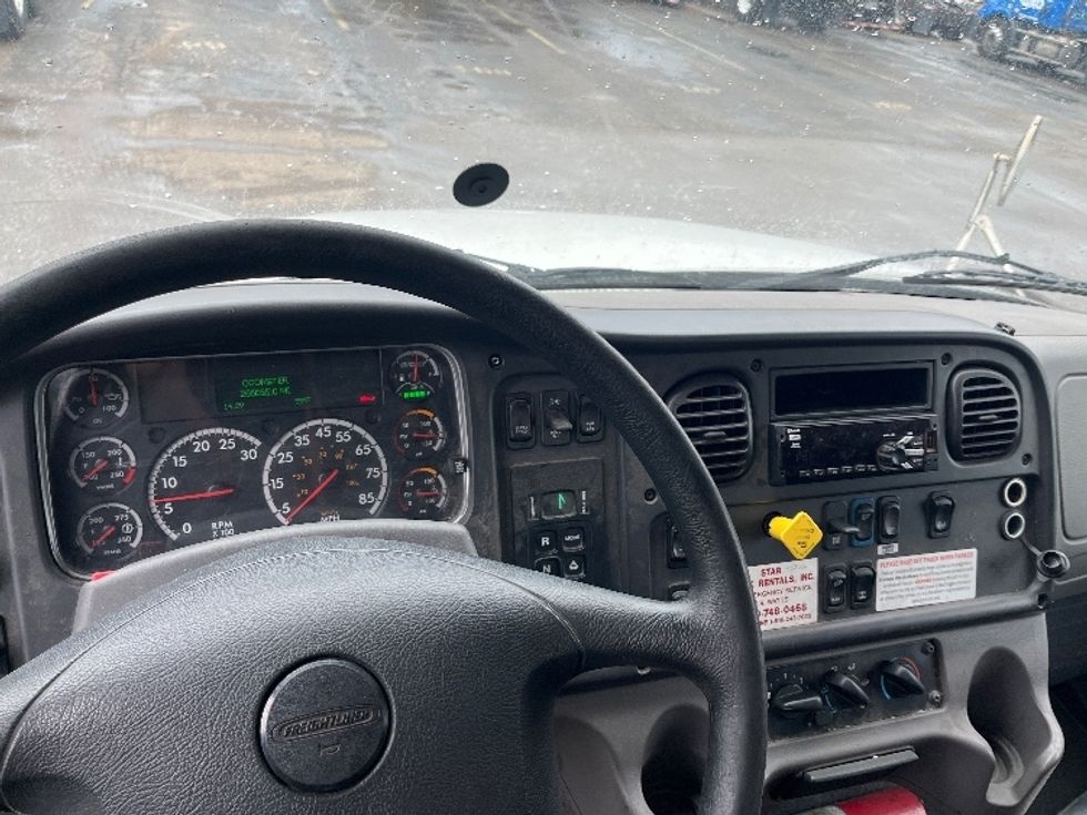 Medium Duty Box Truck-Light and Medium Duty Trucks-Freightliner-2020-M2-Warren-MI-266,058\n\t\tmiles-$ 47,000 - Image 15