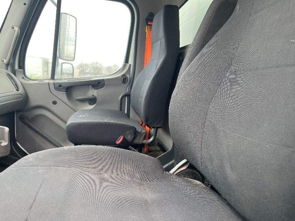 Medium Duty Box Truck-Light and Medium Duty Trucks-Freightliner-2020-M2-Warren-MI-266,058\n\t\tmiles-$ 47,000 - Image 16