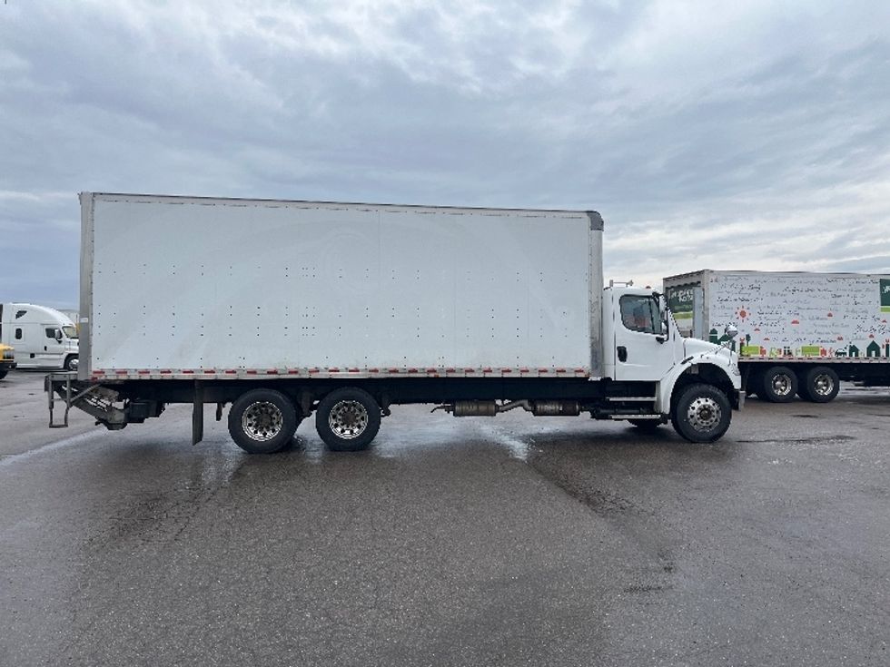Medium Duty Box Truck-Light and Medium Duty Trucks-Freightliner-2020-M2-Warren-MI-266,058\n\t\tmiles-$ 47,000 - Image 20