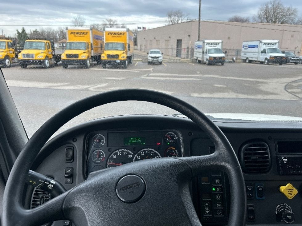 Medium Duty Box Truck-Light and Medium Duty Trucks-Freightliner-2020-M2-Warren-MI-266,100\n\t\tmiles-$ 28,500 - Image 18