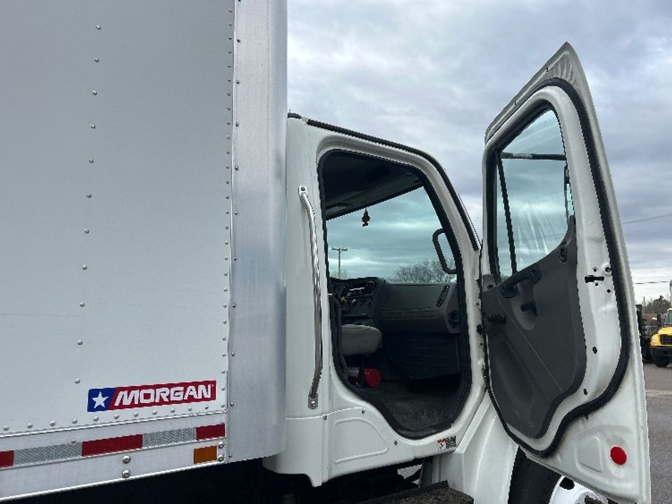 Medium Duty Box Truck-Light and Medium Duty Trucks-Freightliner-2020-M2-Warren-MI-266,100\n\t\tmiles-$ 28,500 - Image 20