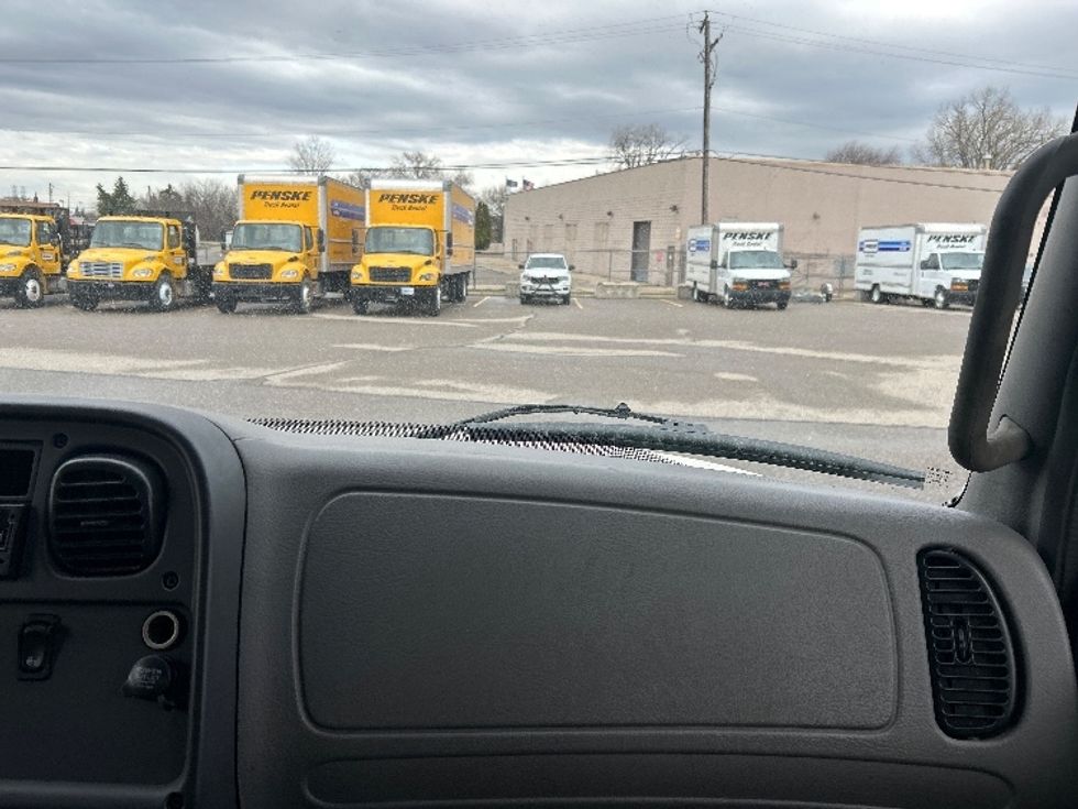 Medium Duty Box Truck-Light and Medium Duty Trucks-Freightliner-2020-M2-Warren-MI-266,100\n\t\tmiles-$ 28,500 - Image 21