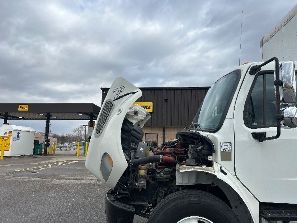 Medium Duty Box Truck-Light and Medium Duty Trucks-Freightliner-2020-M2-Warren-MI-266,100\n\t\tmiles-$ 28,500 - Image 23