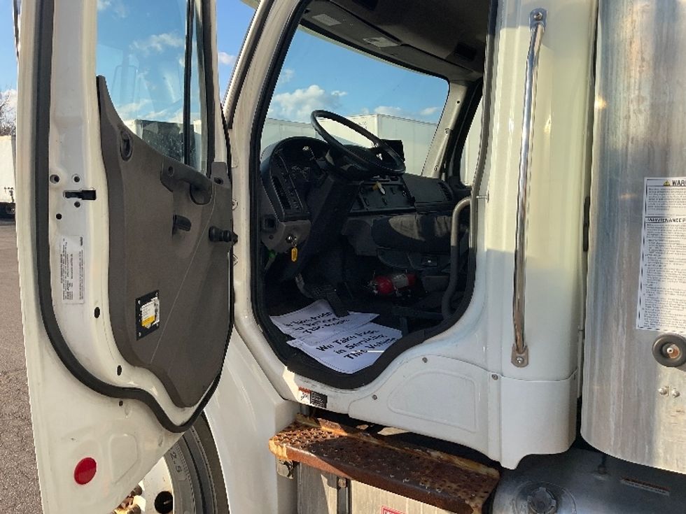 Medium Duty Box Truck-Light and Medium Duty Trucks-Freightliner-2020-M2-Warren-MI-71,096\n\t\tmiles-$ 61,250 - Image 16