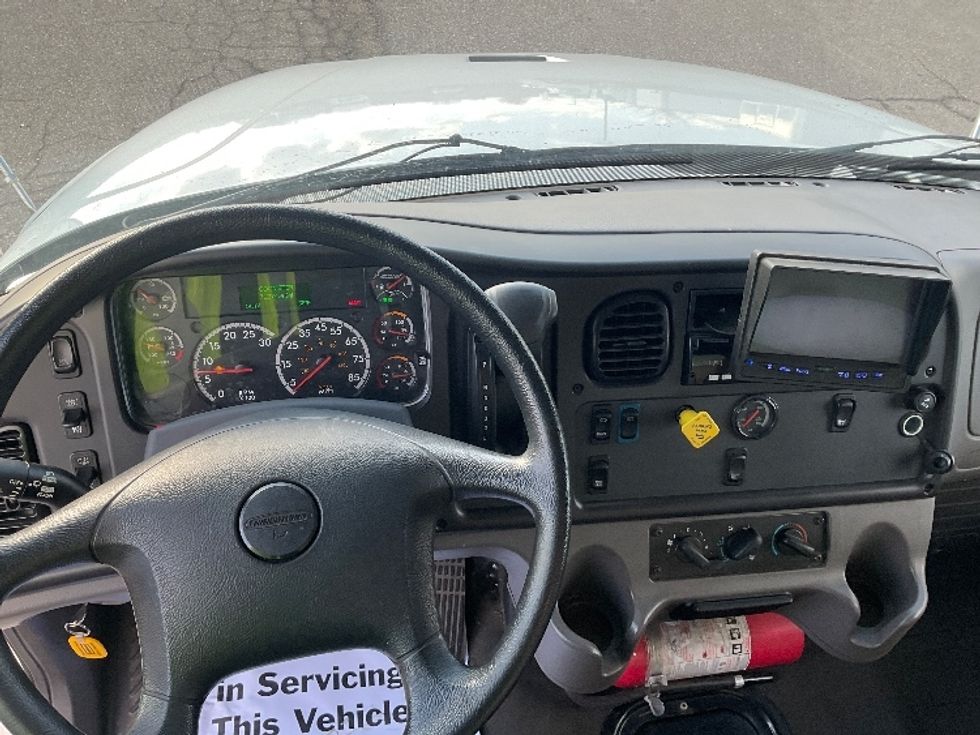 Medium Duty Box Truck-Light and Medium Duty Trucks-Freightliner-2020-M2-Warren-MI-71,096\n\t\tmiles-$ 61,250 - Image 18