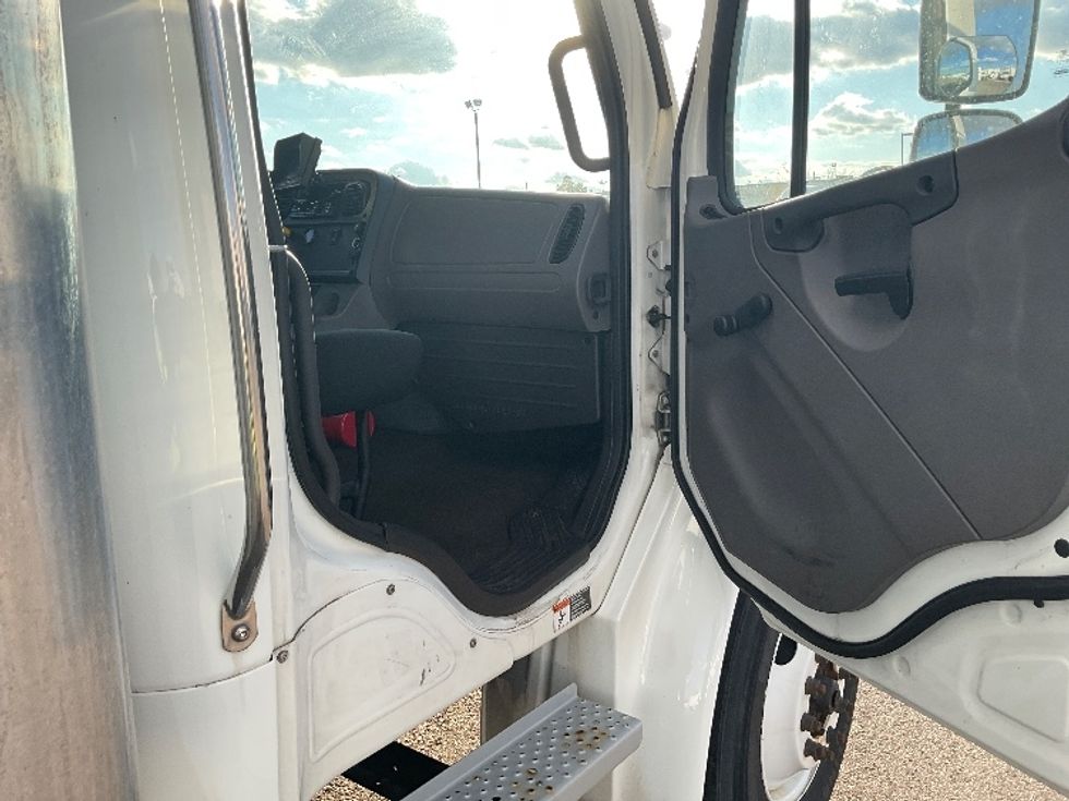Medium Duty Box Truck-Light and Medium Duty Trucks-Freightliner-2020-M2-Warren-MI-71,096\n\t\tmiles-$ 61,250 - Image 20