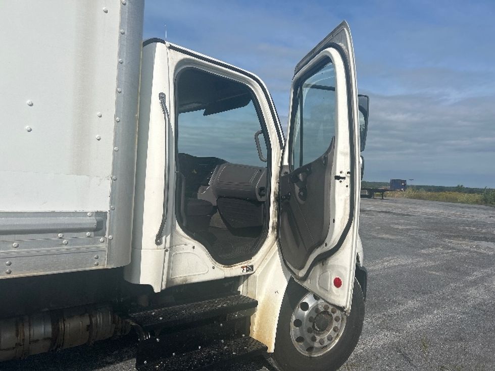 Medium Duty Box Truck-Light and Medium Duty Trucks-Freightliner-2020-M2-Watertown-NY-219,576\n\t\tmiles-$ 47,750 - Image 20