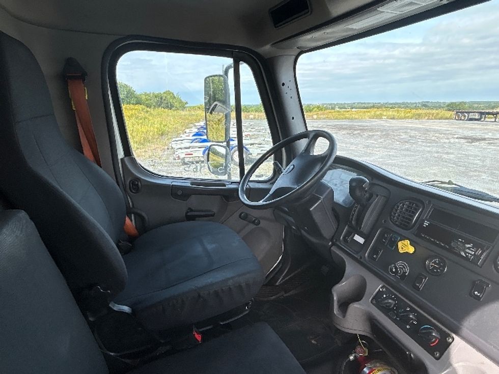 Medium Duty Box Truck-Light and Medium Duty Trucks-Freightliner-2020-M2-Watertown-NY-219,576\n\t\tmiles-$ 47,750 - Image 22