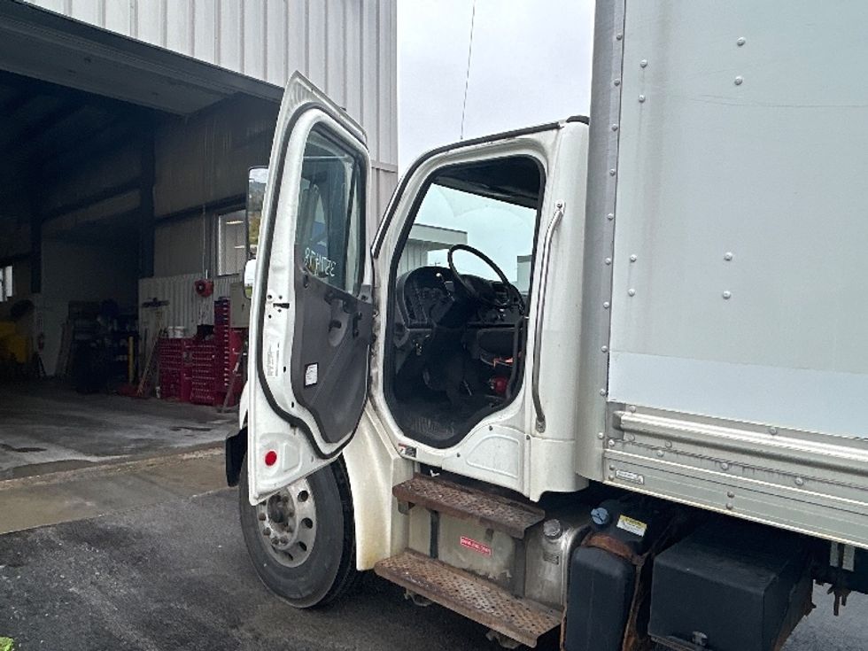 Medium Duty Box Truck-Light and Medium Duty Trucks-Freightliner-2020-M2-Watertown-NY-270,697\n\t\tmiles-$ 40,000 - Image 16