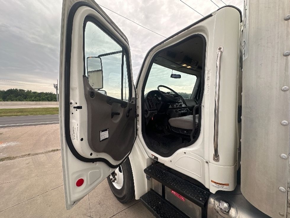 Medium Duty Box Truck-Light and Medium Duty Trucks-Freightliner-2020-M2-Waxahachie-TX-167,520\n\t\tmiles-$ 52,750 - Image 15