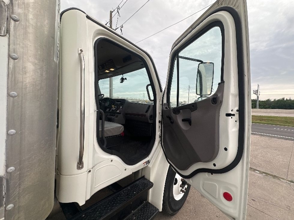 Medium Duty Box Truck-Light and Medium Duty Trucks-Freightliner-2020-M2-Waxahachie-TX-167,520\n\t\tmiles-$ 52,750 - Image 19