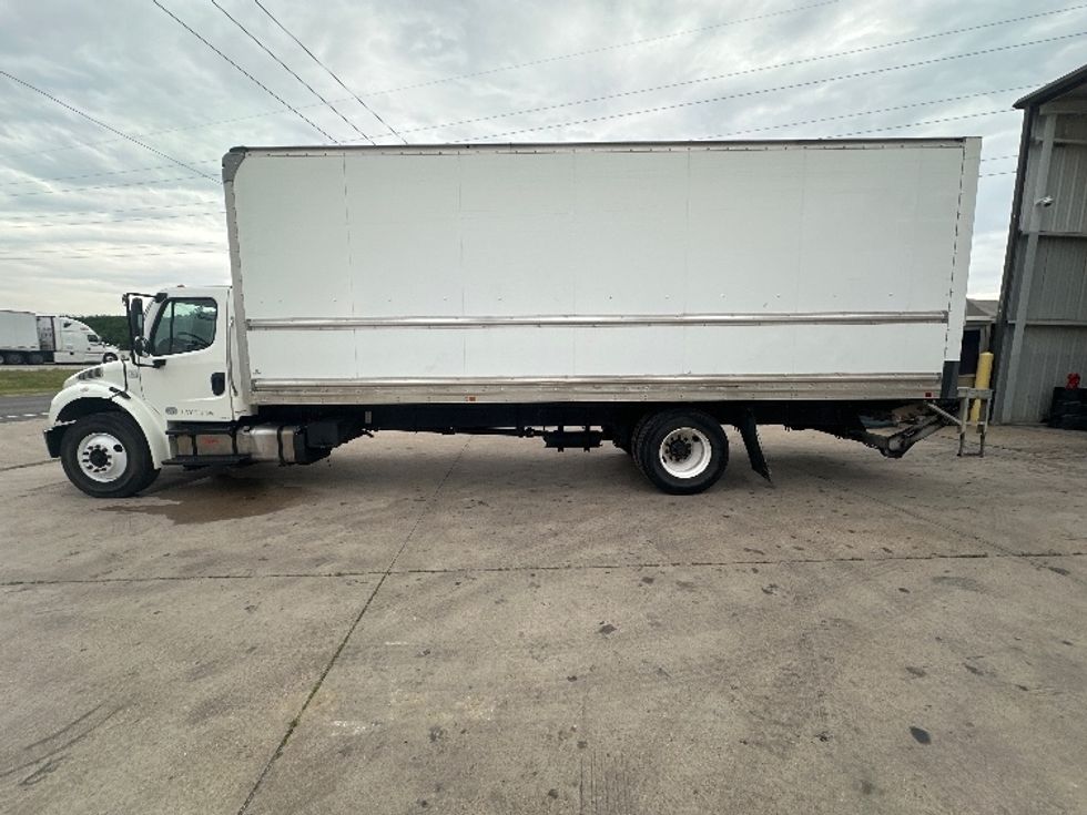 Medium Duty Box Truck-Light and Medium Duty Trucks-Freightliner-2020-M2-Waxahachie-TX-167,520\n\t\tmiles-$ 52,750 - Image 4