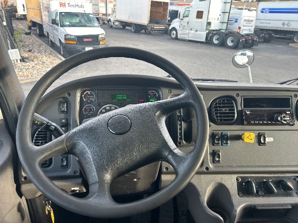 Medium Duty Box Truck-Light and Medium Duty Trucks-Freightliner-2020-M2-West Babylon-NY-107,670\n\t\tmiles-$ 61,250 - Image 18