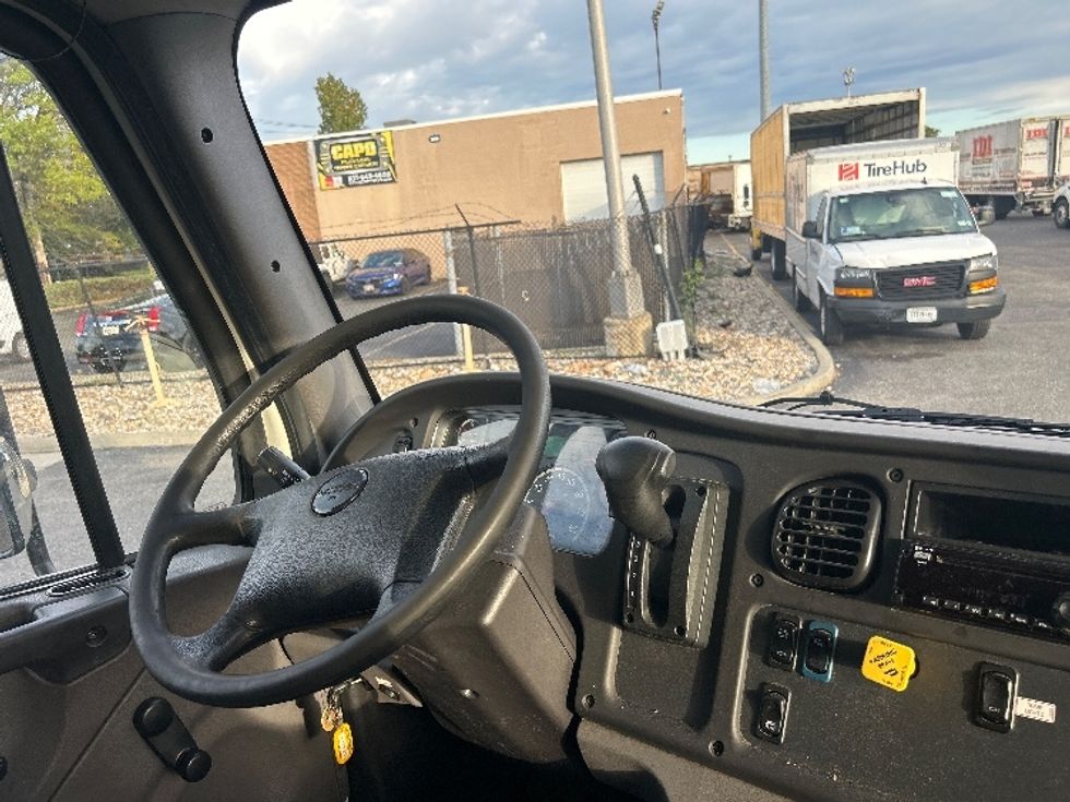 Medium Duty Box Truck-Light and Medium Duty Trucks-Freightliner-2020-M2-West Babylon-NY-107,670\n\t\tmiles-$ 61,250 - Image 22