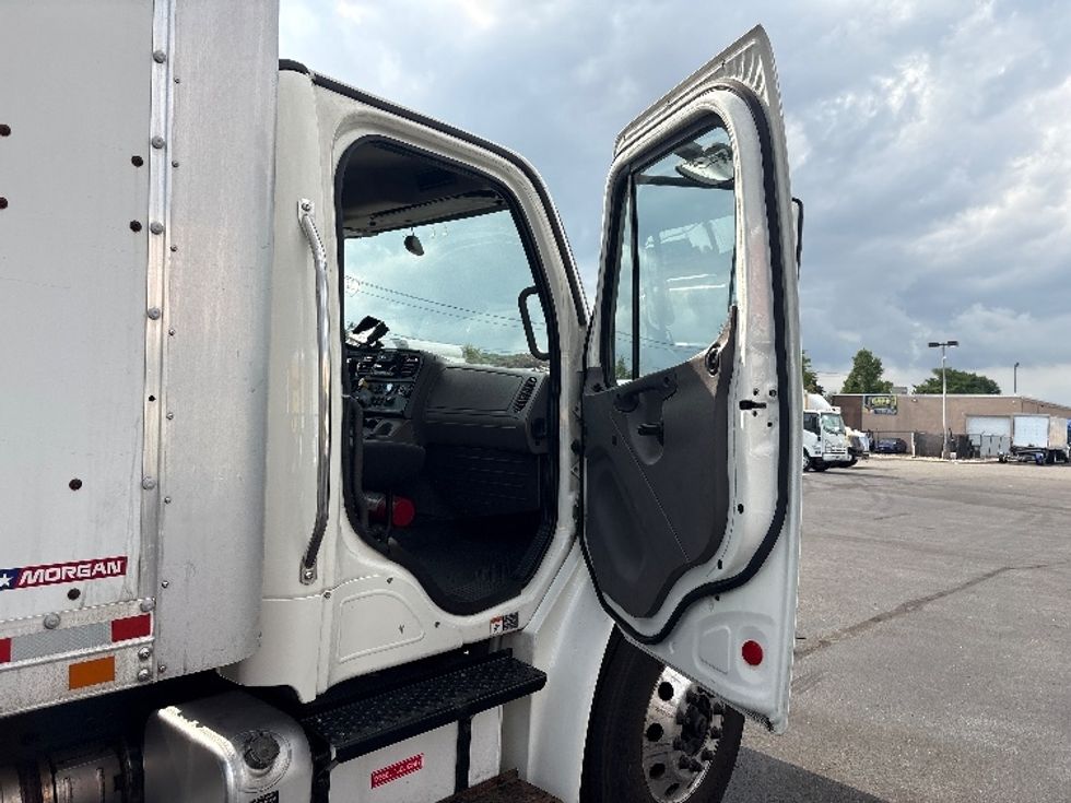 Medium Duty Box Truck-Light and Medium Duty Trucks-Freightliner-2020-M2-West Babylon-NY-219,466\n\t\tmiles-$ 41,500 - Image 20