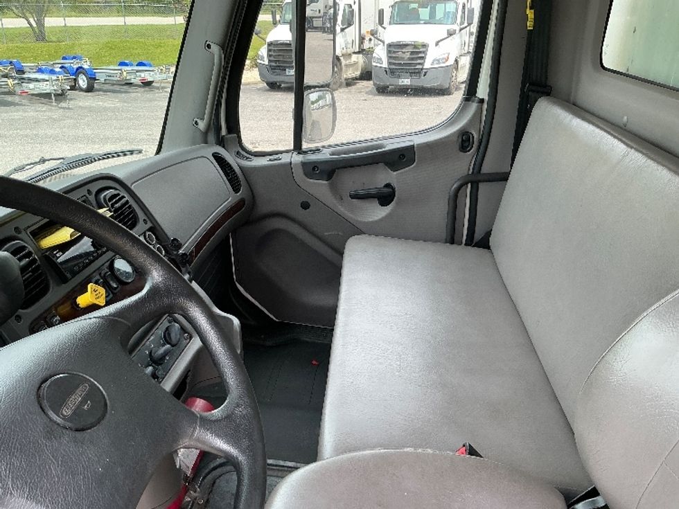 Medium Duty Box Truck-Light and Medium Duty Trucks-Freightliner-2020-M2-West Columbia-SC-300,749\n\t\tmiles-$ 33,750 - Image 19