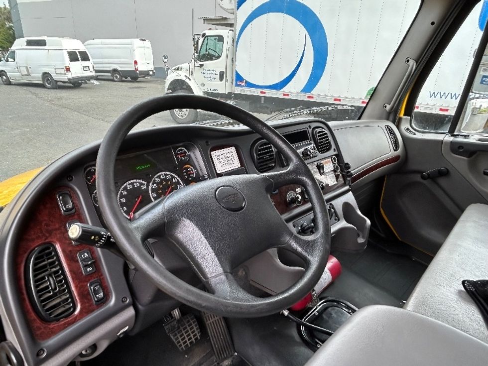 Medium Duty Box Truck-Light and Medium Duty Trucks-Freightliner-2020-M2-West Sacramento-CA-108,339\n\t\tmiles-$ 45,250 - Image 17