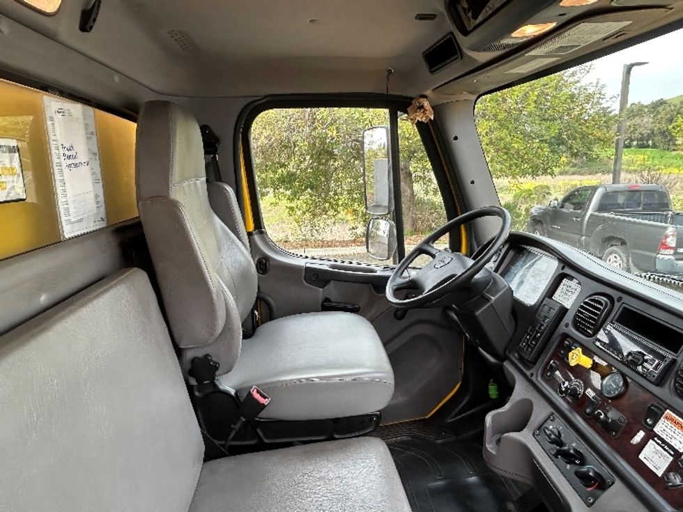 Medium Duty Box Truck-Light and Medium Duty Trucks-Freightliner-2020-M2-West Sacramento-CA-108,339\n\t\tmiles-$ 45,250 - Image 22