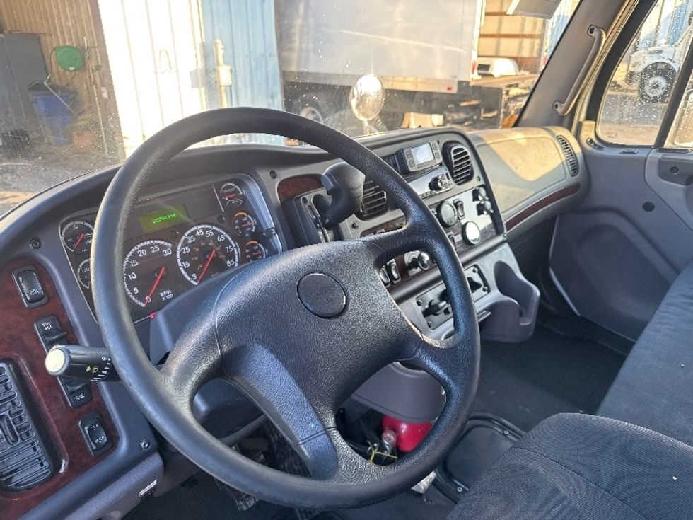 Medium Duty Box Truck-Light and Medium Duty Trucks-Freightliner-2020-M2-West Sacramento-CA-110,794\n\t\tmiles-$ 65,750 - Image 17