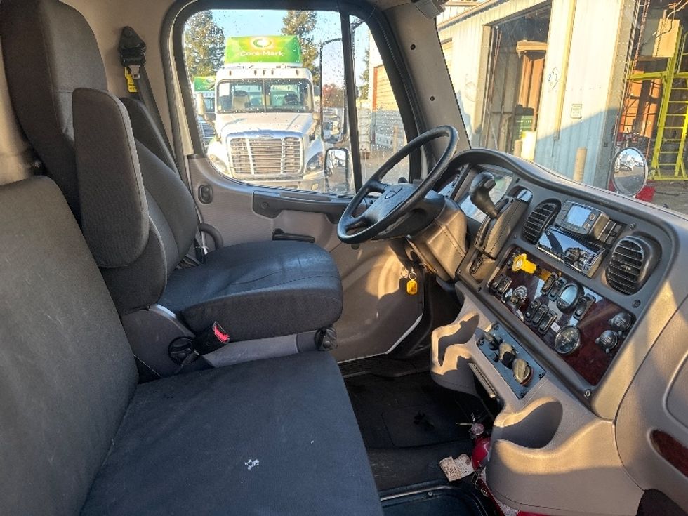 Medium Duty Box Truck-Light and Medium Duty Trucks-Freightliner-2020-M2-West Sacramento-CA-110,794\n\t\tmiles-$ 65,750 - Image 22